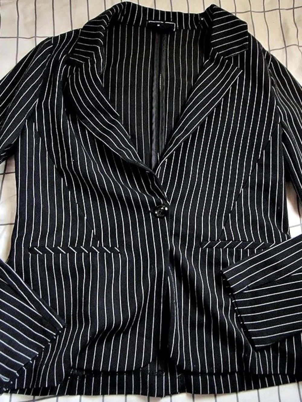 Women's Pinstripe Blazer in Black & White Like New